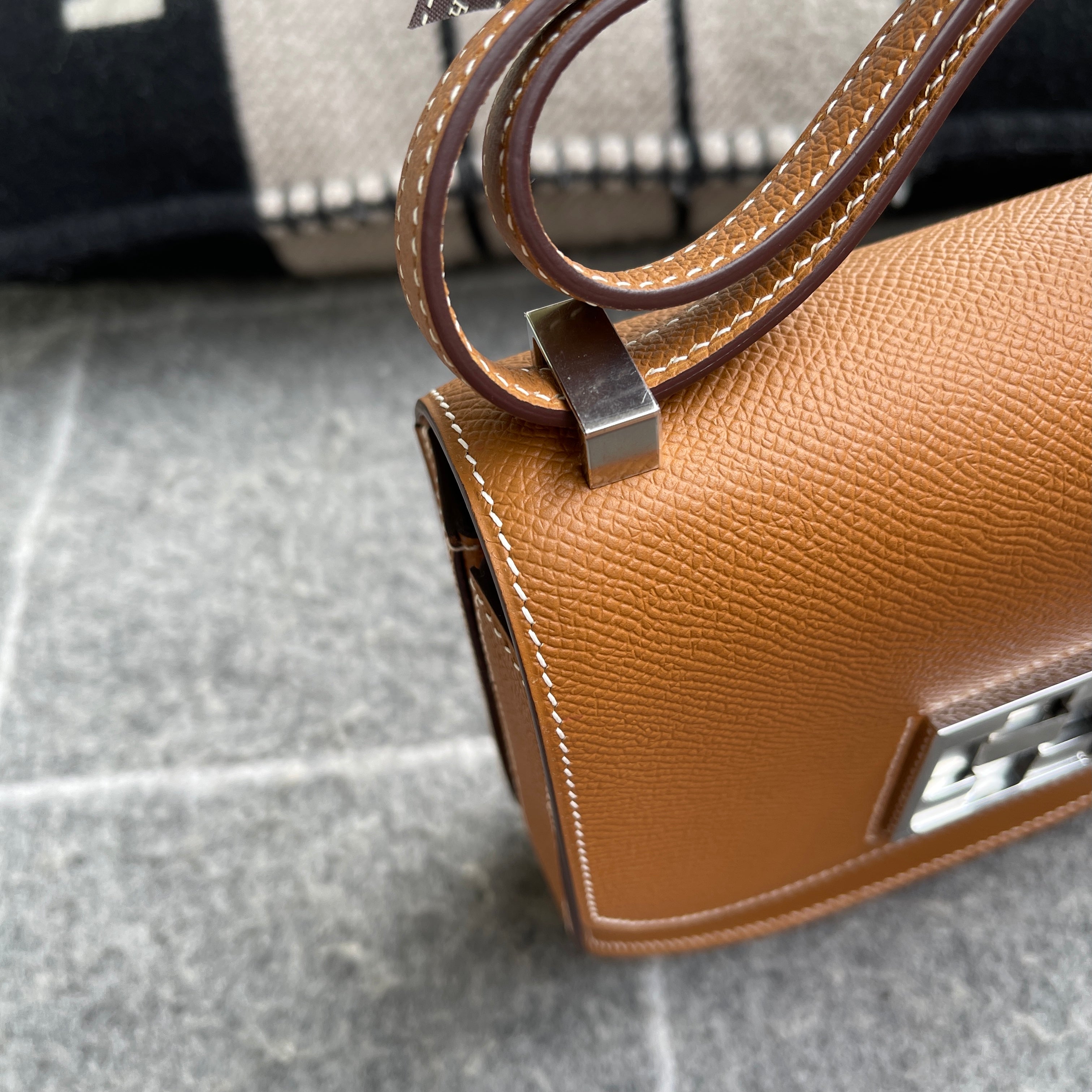MOSAIQUE 24-17 EPSOM LEATHER GOLD WITH PALLADIUM HARDWARE (PHW)