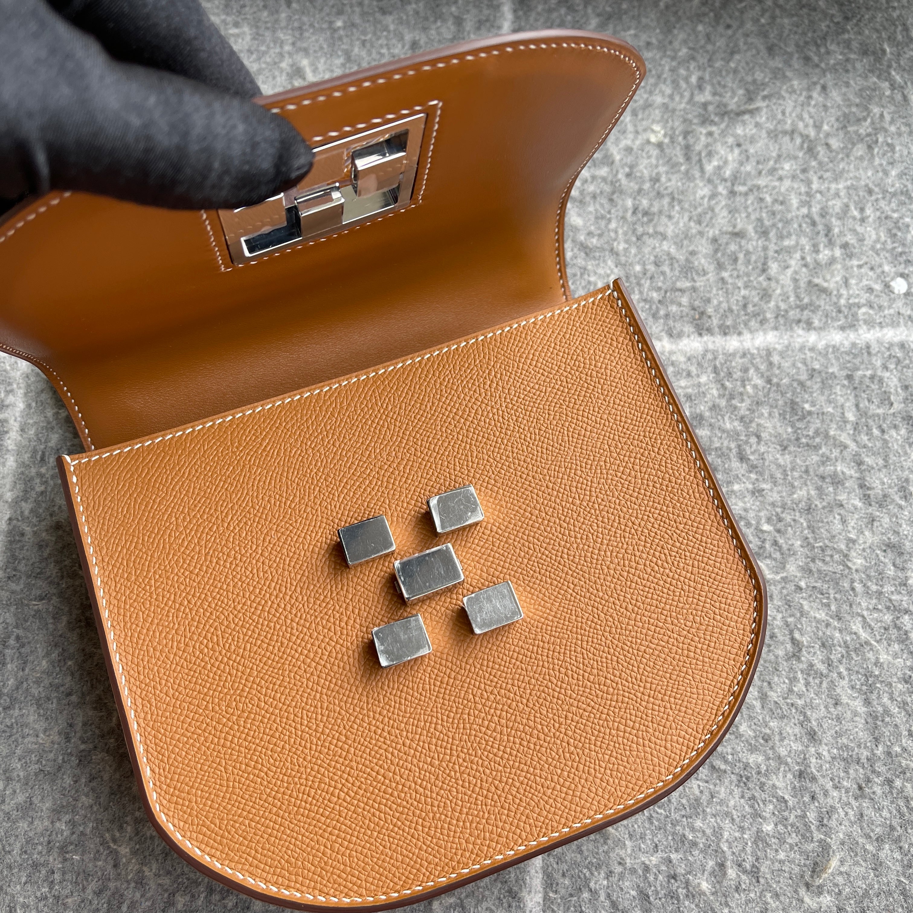 MOSAIQUE 24-17 EPSOM LEATHER GOLD WITH PALLADIUM HARDWARE (PHW)
