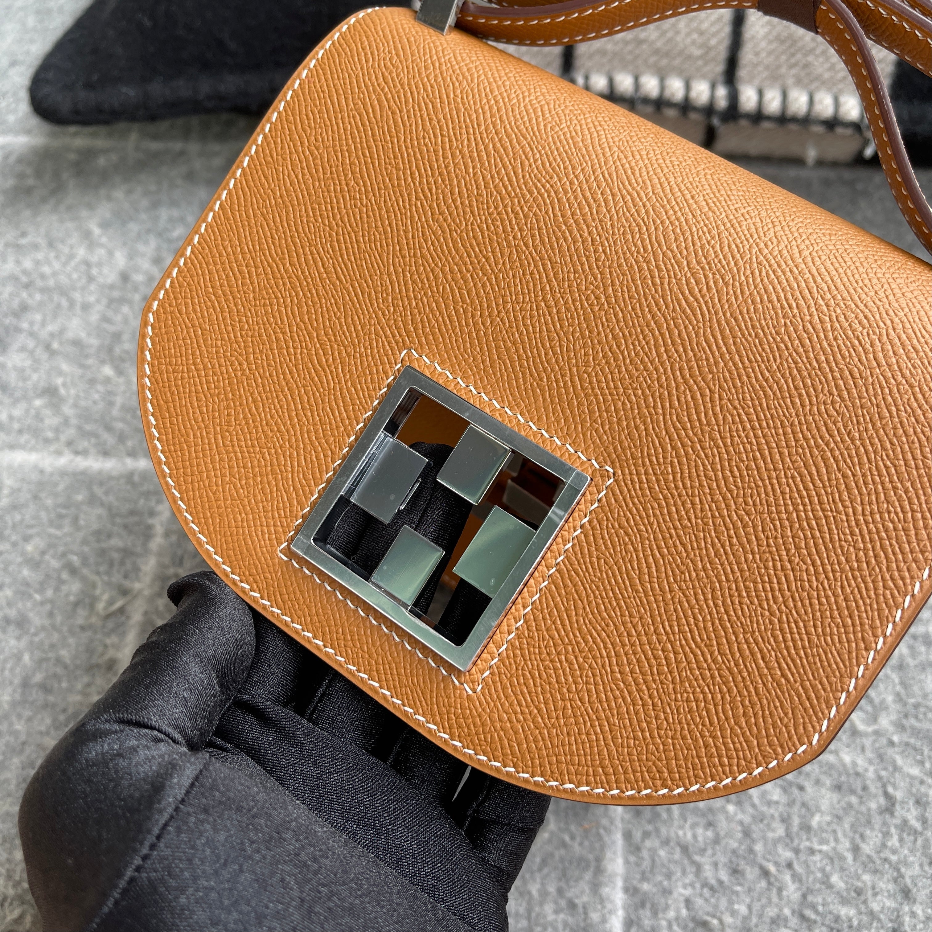 MOSAIQUE 24-17 EPSOM LEATHER GOLD WITH PALLADIUM HARDWARE (PHW)