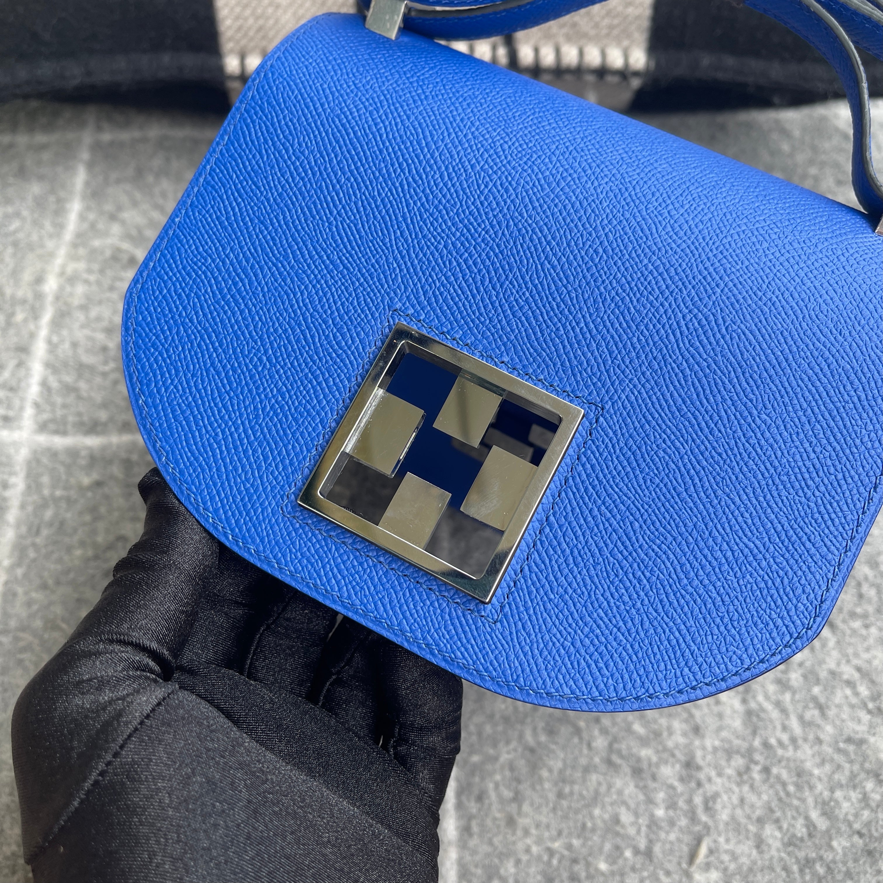 MOSAIQUE 24-17 EPSOM LEATHER BLEU ELECTRIC WITH PALLADIUM HARDWARE (PHW)
