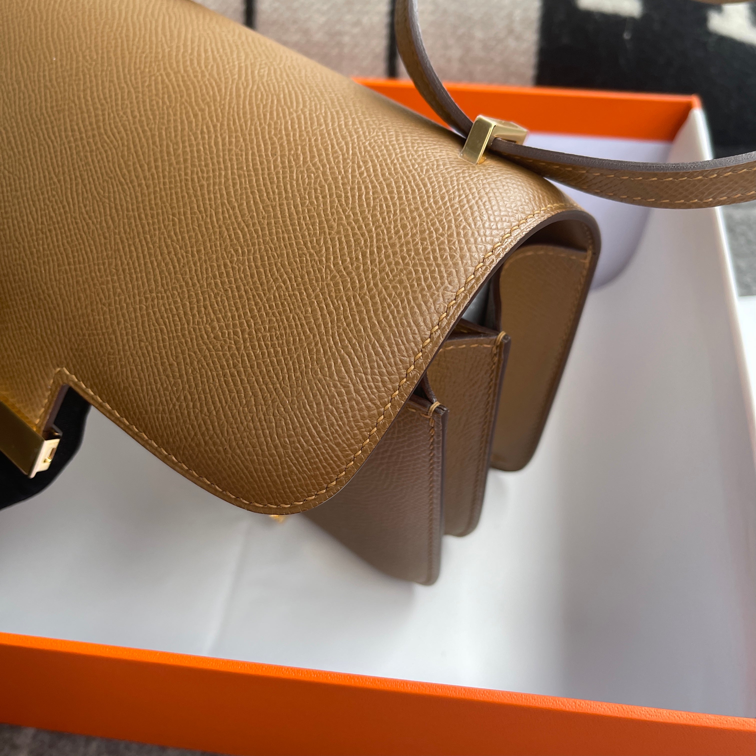 CONSTANCE 18 (MINI) EPSOM LEATHER SESAME WITH GOLD HARDWARE (GHW)