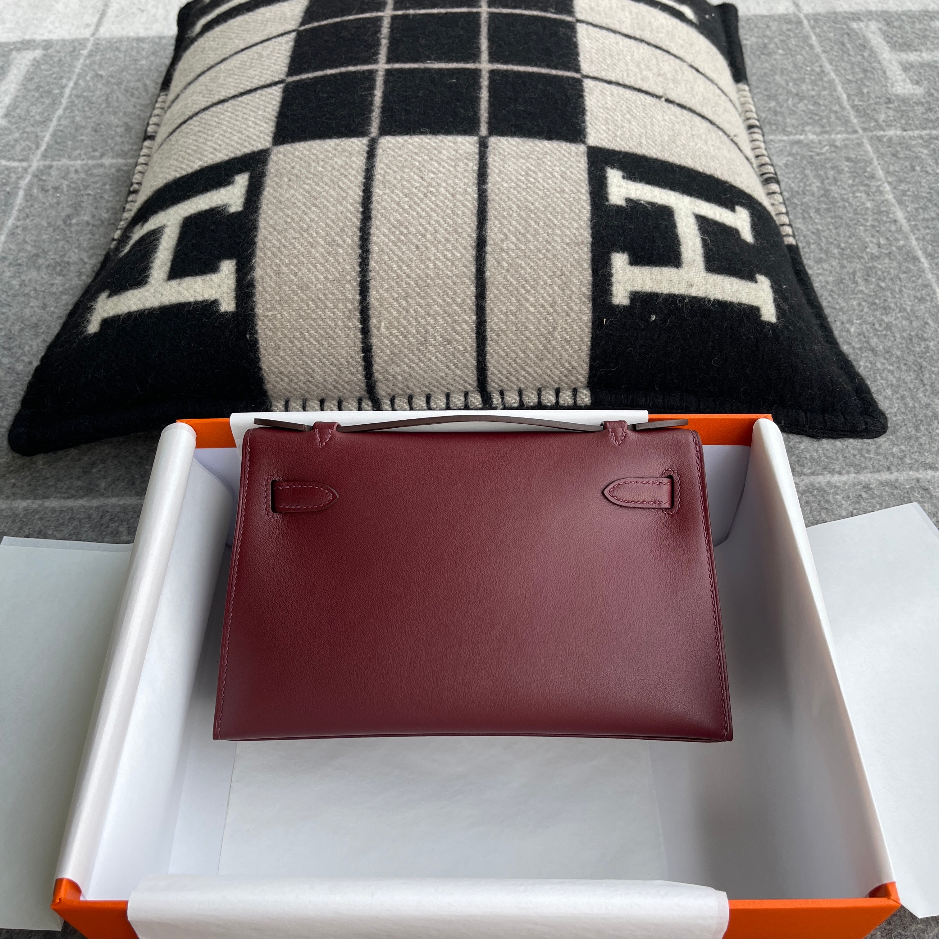 KELLY POCHETTE SWIFT LEATHER ROUGE H WITH GOLD HARDWARE (GHW)