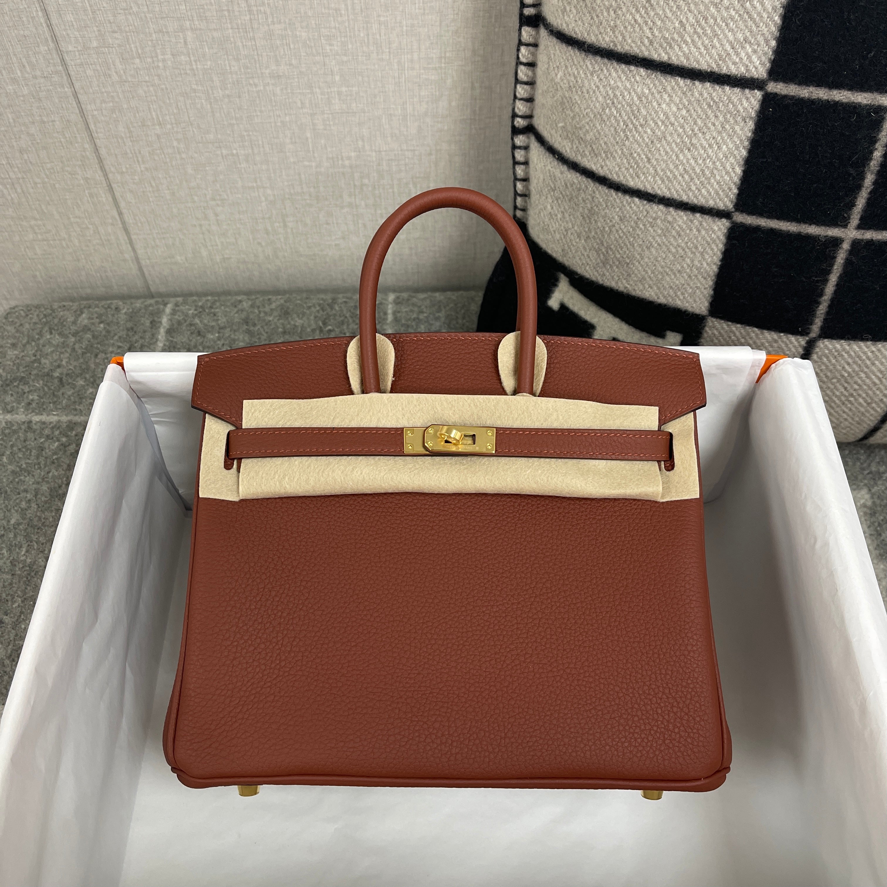 BIRKIN 25 TOGO LEATHER CUVIER WITH GOLD HARDWARE (GHW)