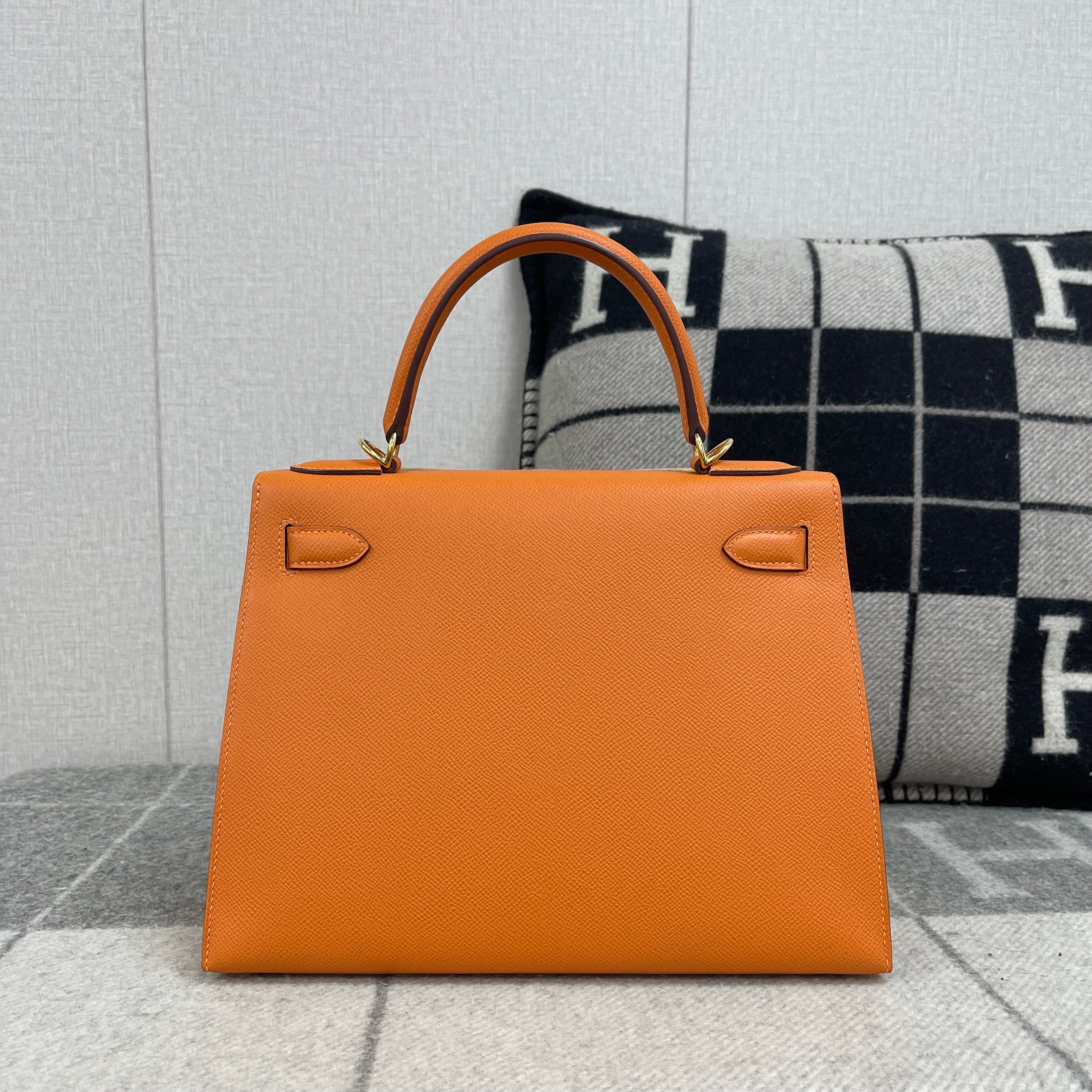 KELLY 28 EPSOM LEATHER ORANGE WITH GOLD HARDWARE (GHW)