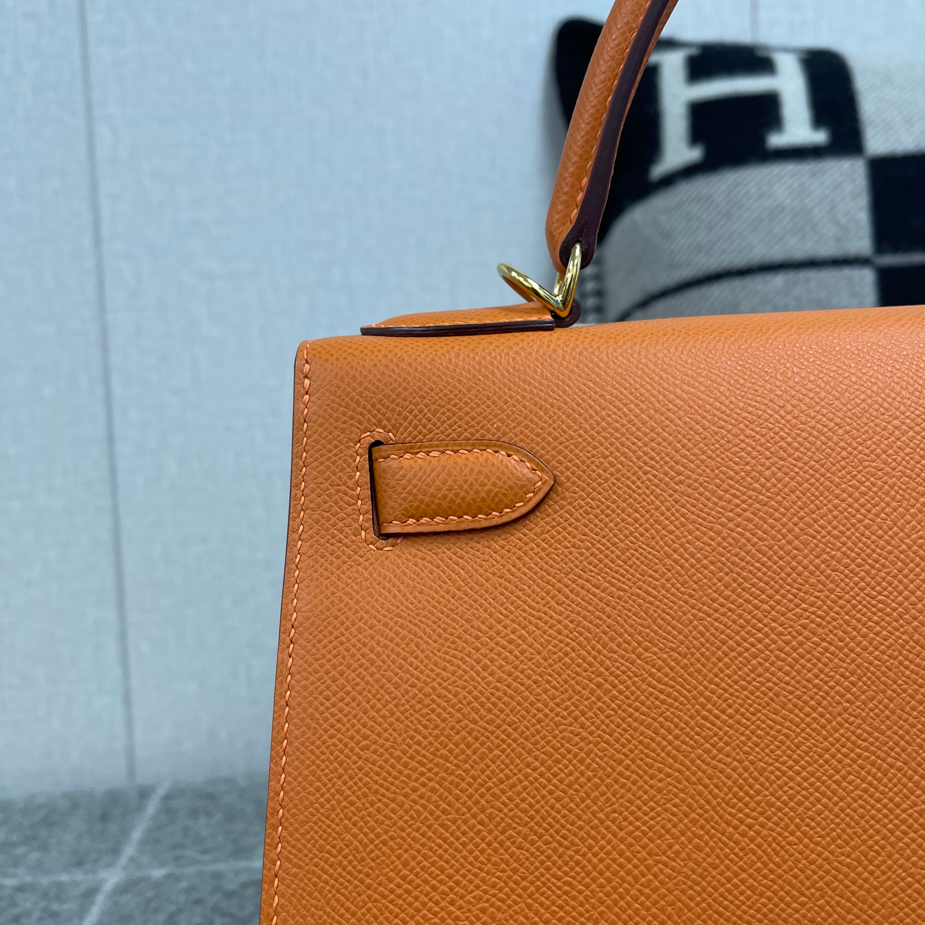 KELLY 28 EPSOM LEATHER ORANGE WITH GOLD HARDWARE (GHW)