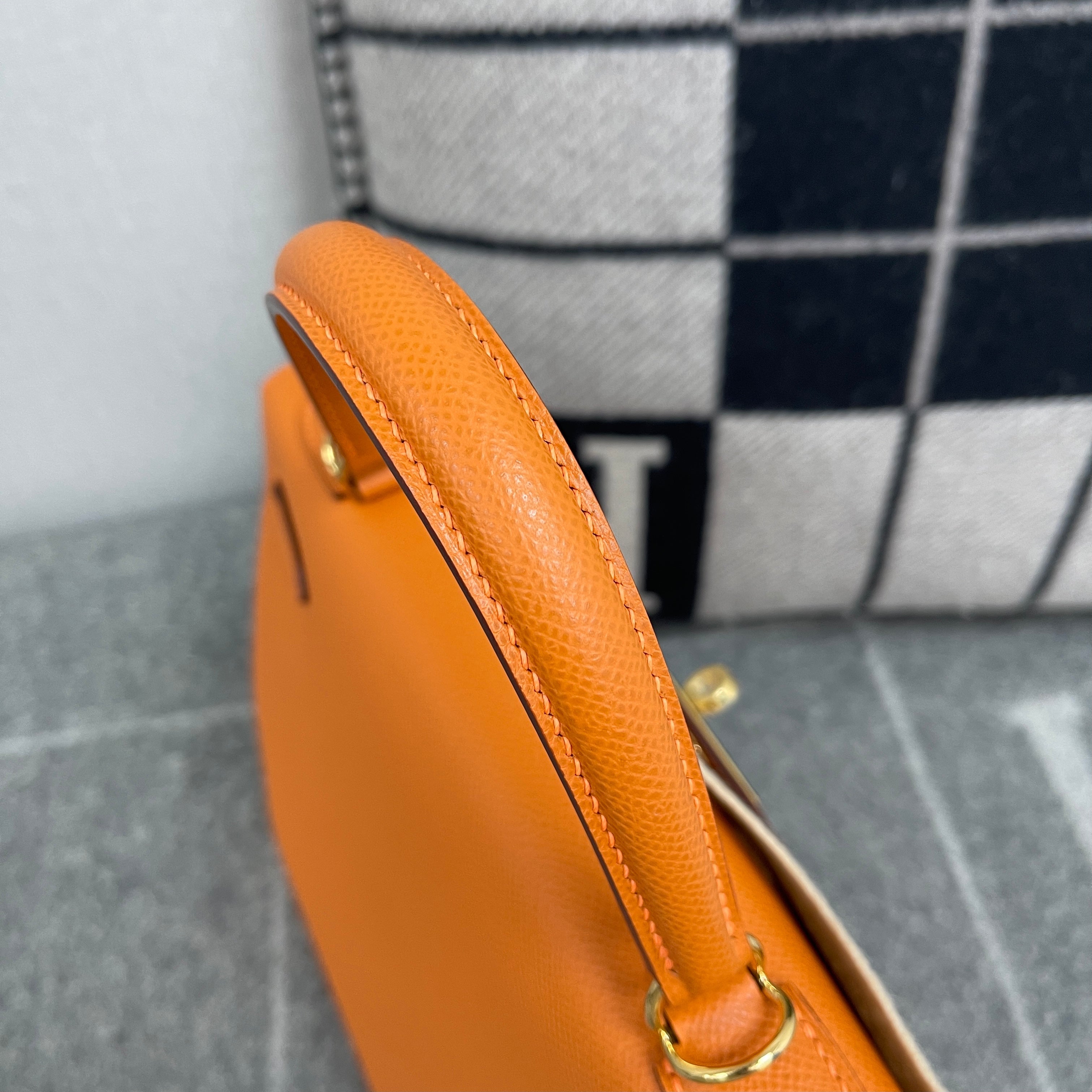 KELLY 28 EPSOM LEATHER ORANGE WITH GOLD HARDWARE (GHW)