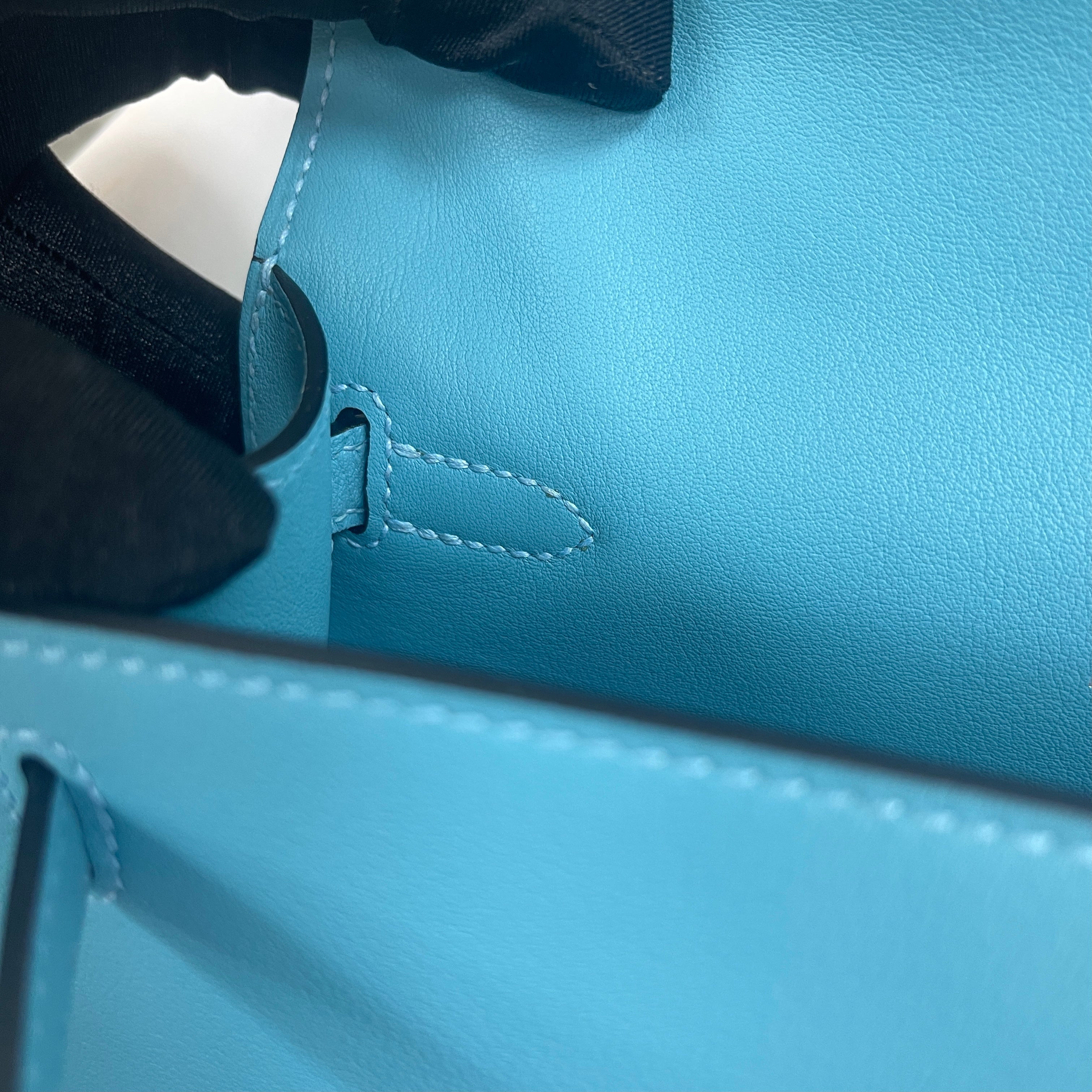 KELLY POCHETTE SWIFT LEATHER BLEU PAON WITH PALLADIUM HARDWARE (PHW)
