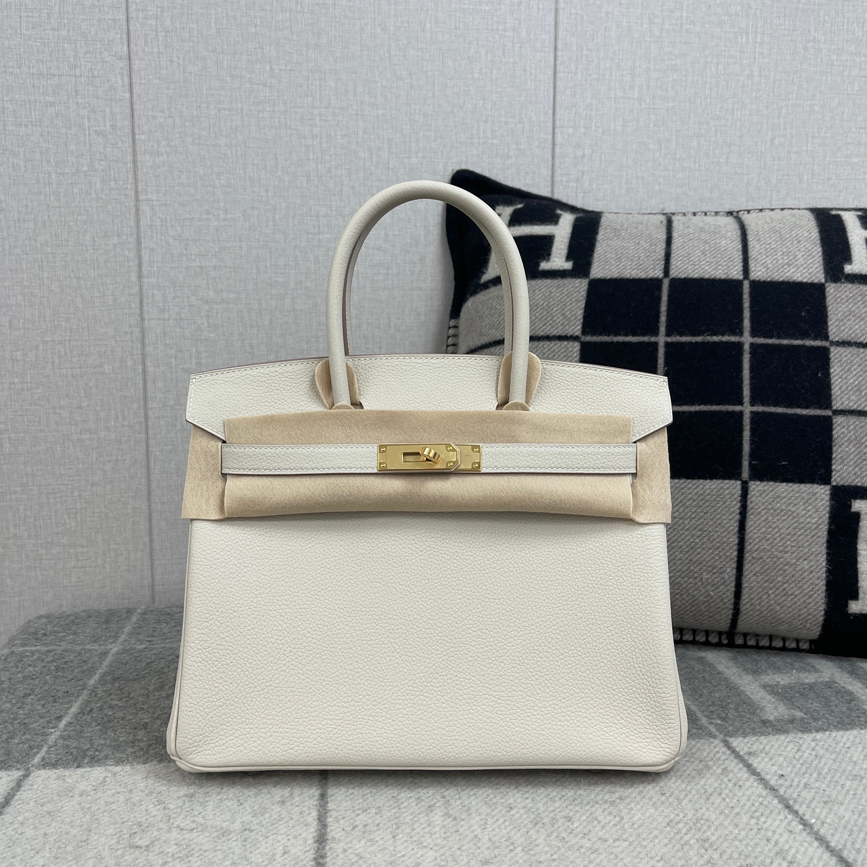 BIRKIN 30 TOGO LEATHER CRAIE WITH GOLD HARDWARE (GHW)
