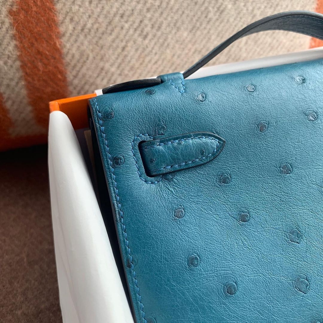 KELLY POCHETTE OSTRICH LEATHER BLEU JEAN WITH GOLD HARDWARE (GHW)